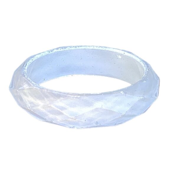 Vintage Chunky Honeycomb Faceted White Lucite Bangle Bracelet Optic Effect - Picture 6 of 6